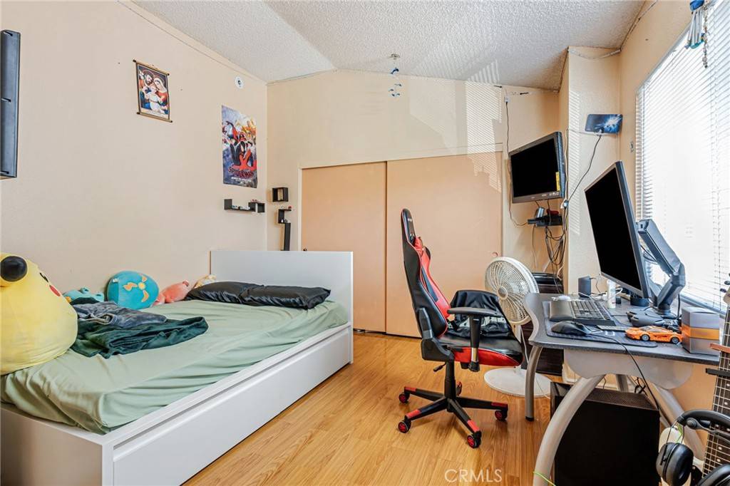 North Hills, CA 91343,8828 Burnet AVE #9