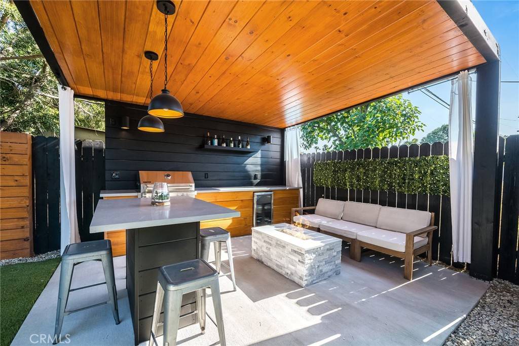 Sherman Oaks, CA 91401,14328 Emelita ST