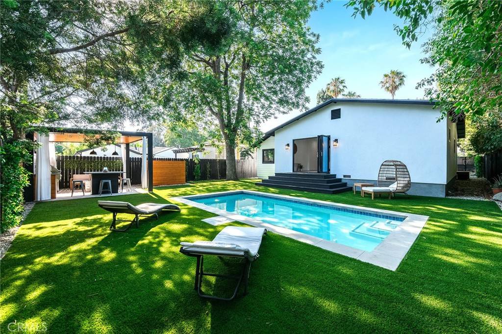 14328 Emelita ST, Sherman Oaks, CA 91401
