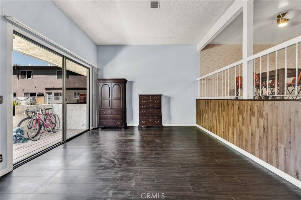 Reseda, CA 91335,7610 Canby AVE #2