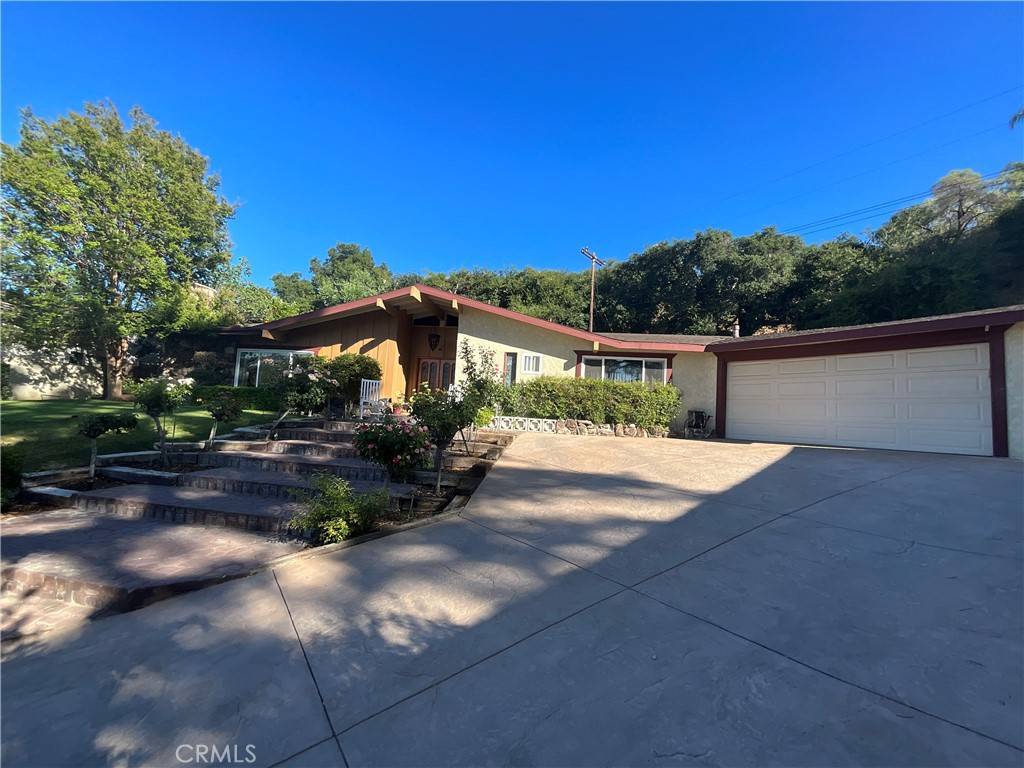 23714 Lawnside DR, Newhall, CA 91321