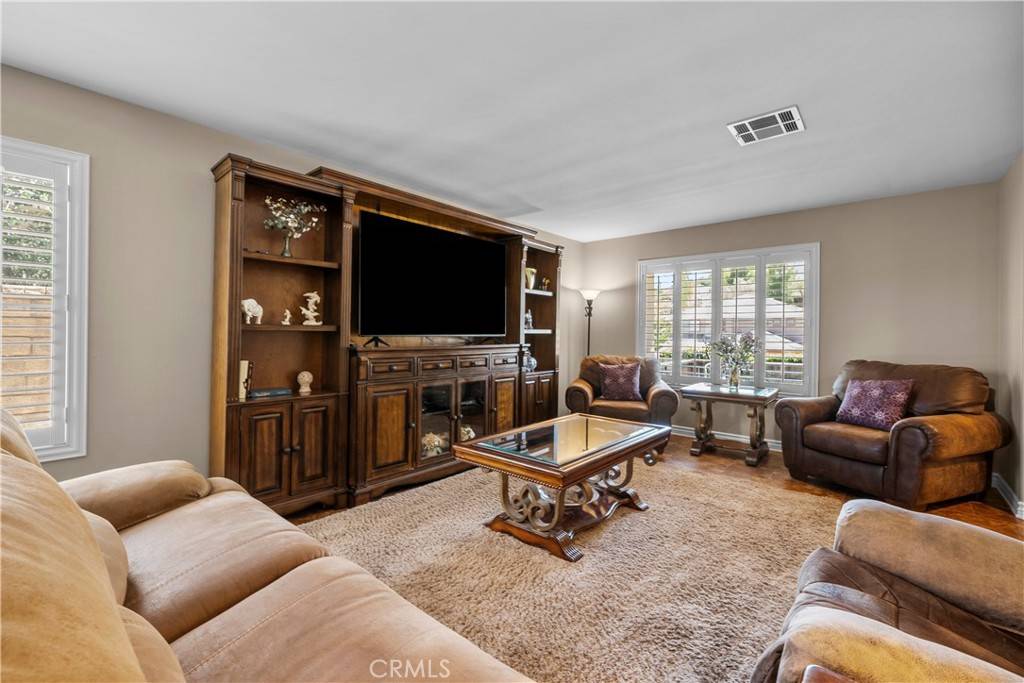 Castaic, CA 91384,32732 Ridge Top LN