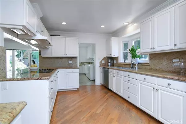 Sherman Oaks, CA 91423,4161 Dixie Canyon AVE