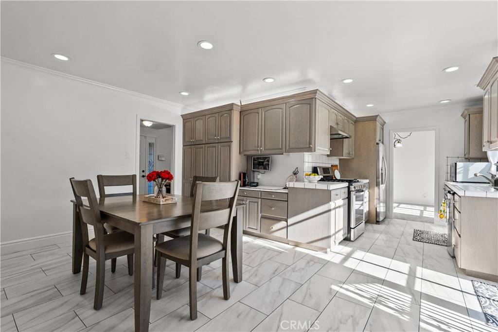 Granada Hills, CA 91344,10625 Valjean AVE