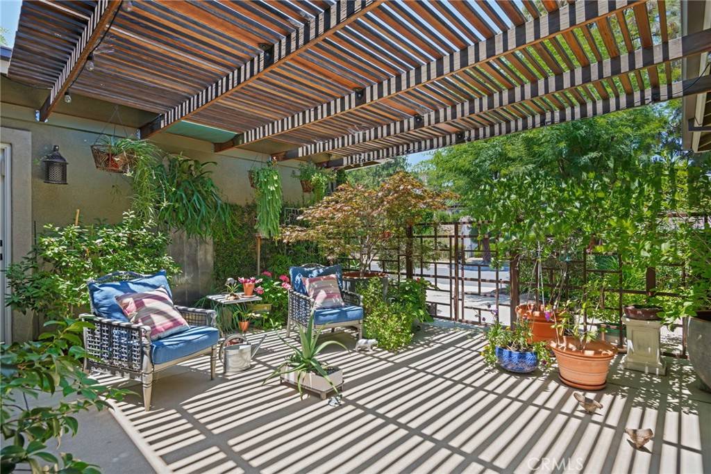 Granada Hills, CA 91344,17248 Barneston CT