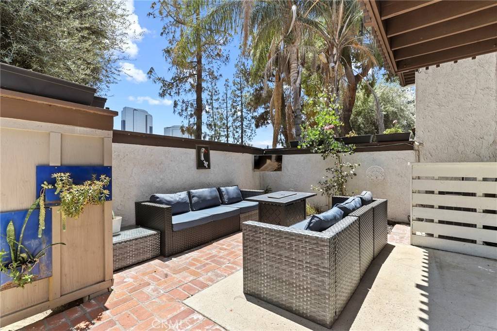 Woodland Hills, CA 91367,21535 Erwin ST #131