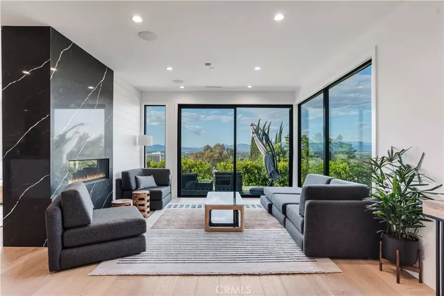 14614 Round Valley DR, Sherman Oaks, CA 91403