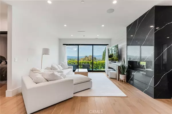 Sherman Oaks, CA 91403,14614 Round Valley DR