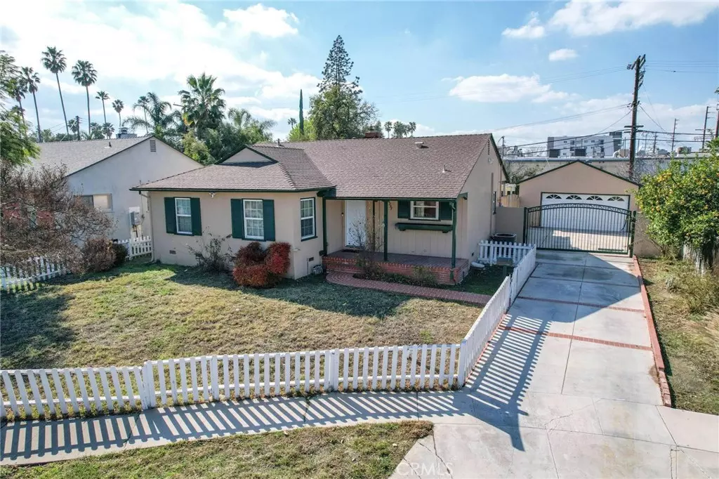 Winnetka, CA 91306,6757 Stephanie PL