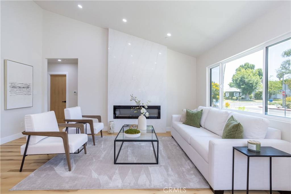 Encino, CA 91316,17905 Bullock ST