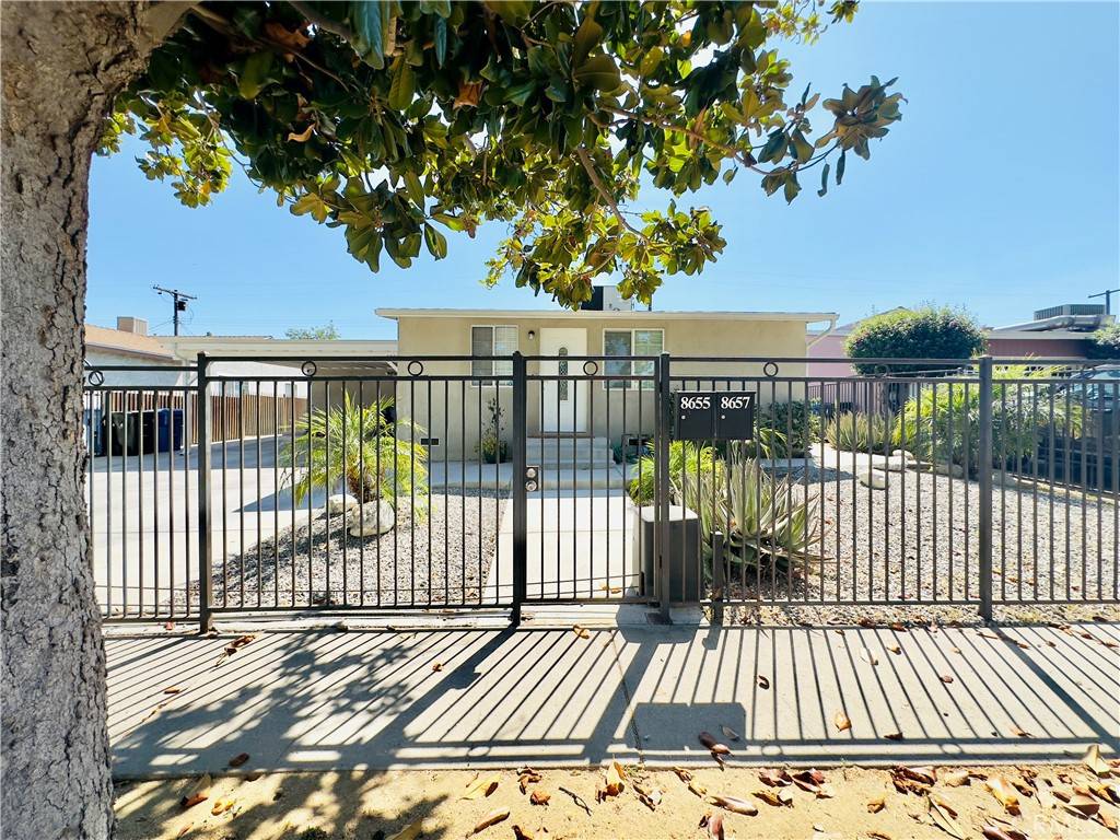 Panorama City, CA 91402,8657 Ranchito AVE