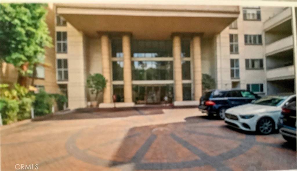 4949 Genesta AVE #412-A, Encino, CA 91316