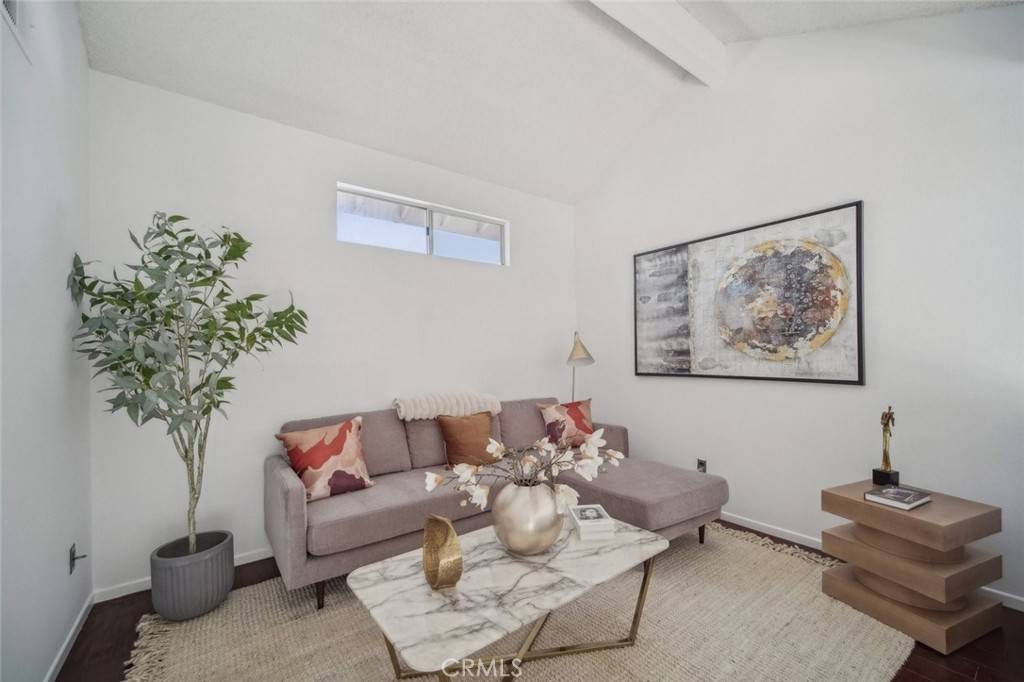 Canyon Country, CA 91351,26970 Flo LN #310