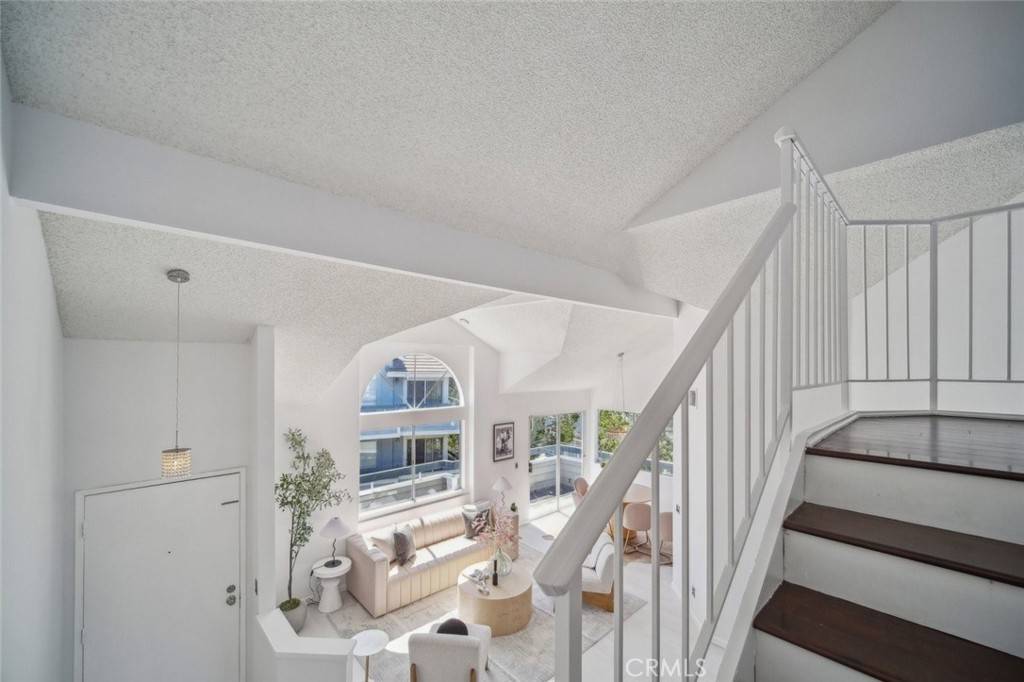 Canyon Country, CA 91351,26970 Flo LN #310