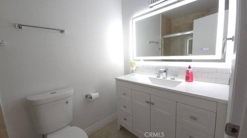 Chatsworth, CA 91311,22127 Halsted ST