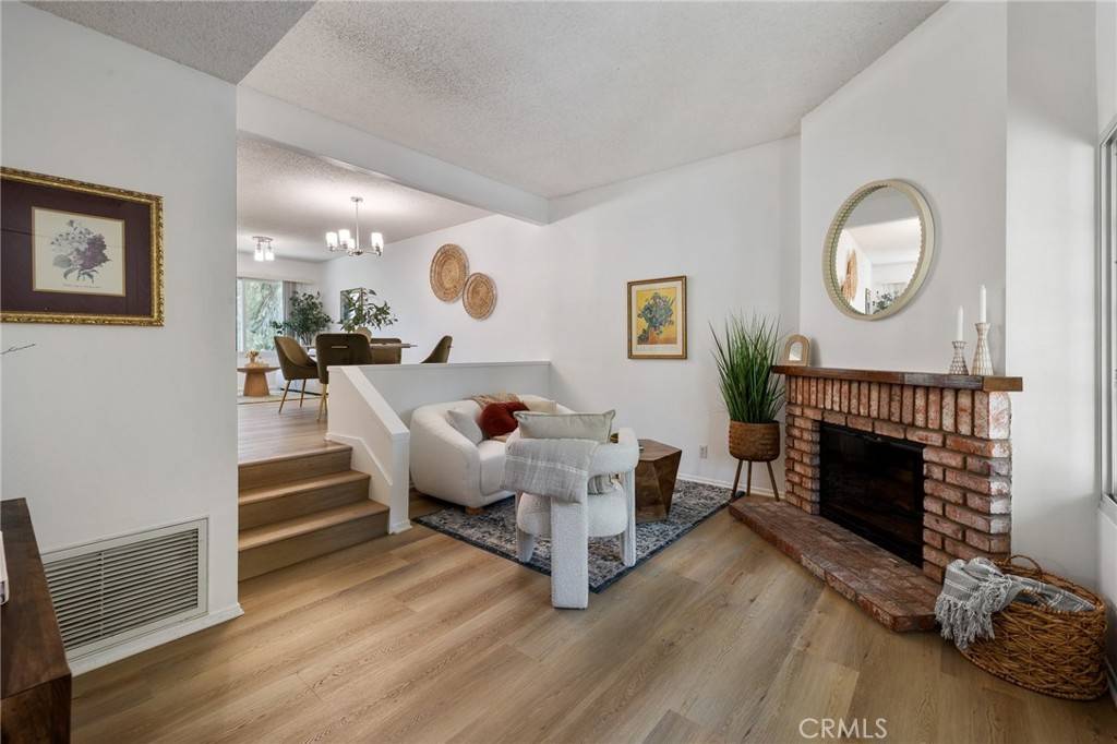 7038 De Celis PL #4, Van Nuys, CA 91406