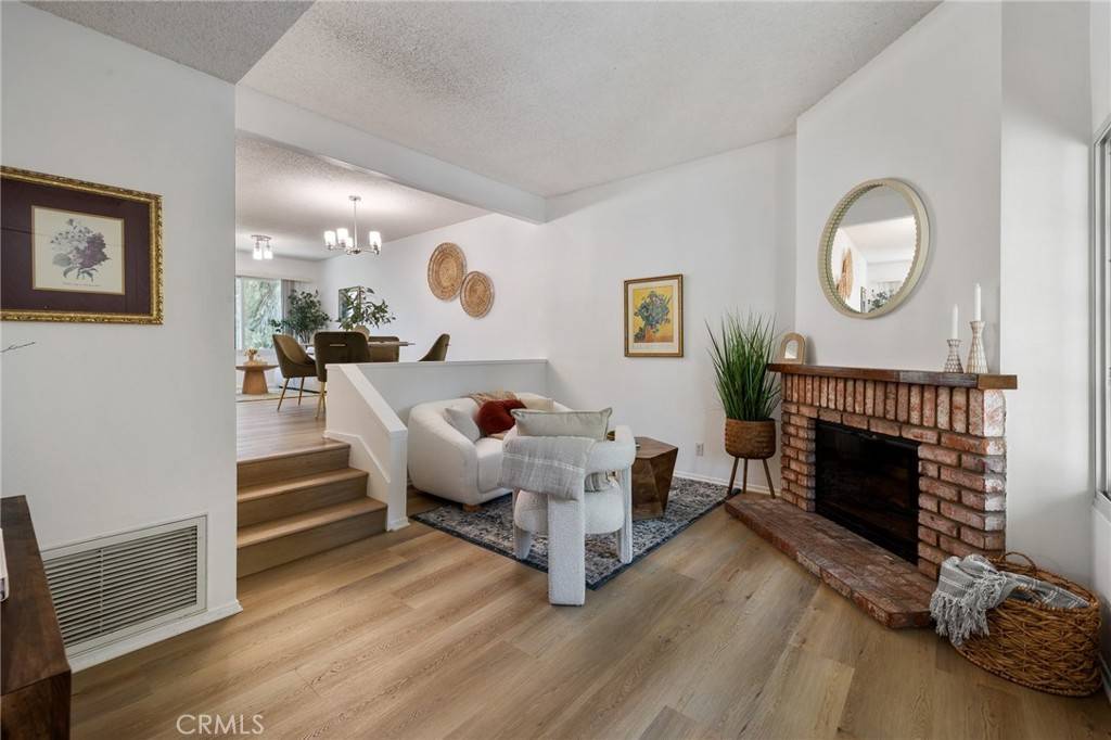 7038 De Celis PL #4, Van Nuys, CA 91406