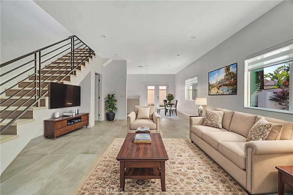 North Hollywood, CA 91605,6943 Goodland AVE