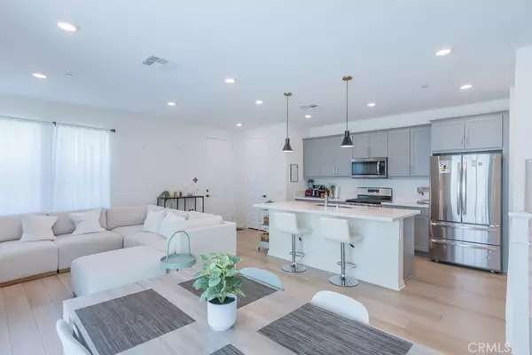 Valencia, CA 91381,27474 Quiet View PL