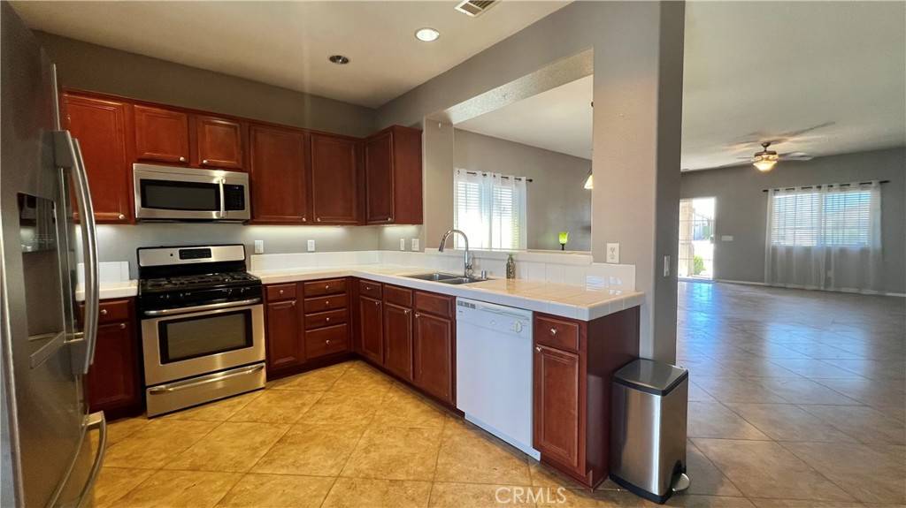 Victorville, CA 92395,16726 Hastings PL