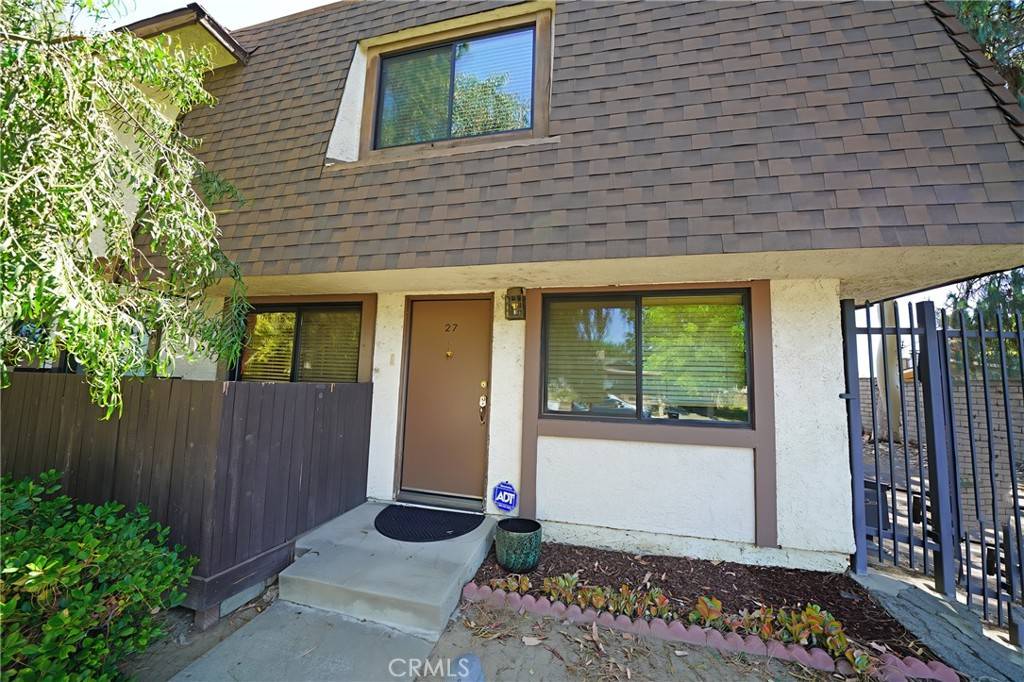 18560 Vanowen ST #27, Reseda, CA 91335