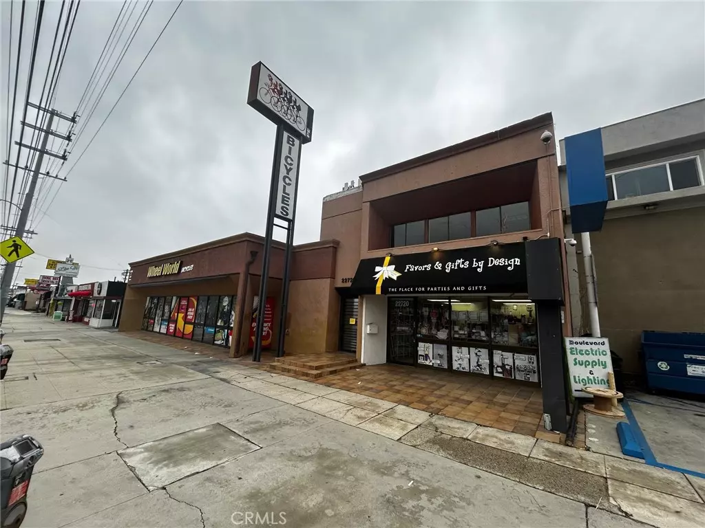 Woodland Hills, CA 91364,22718 Ventura BLVD
