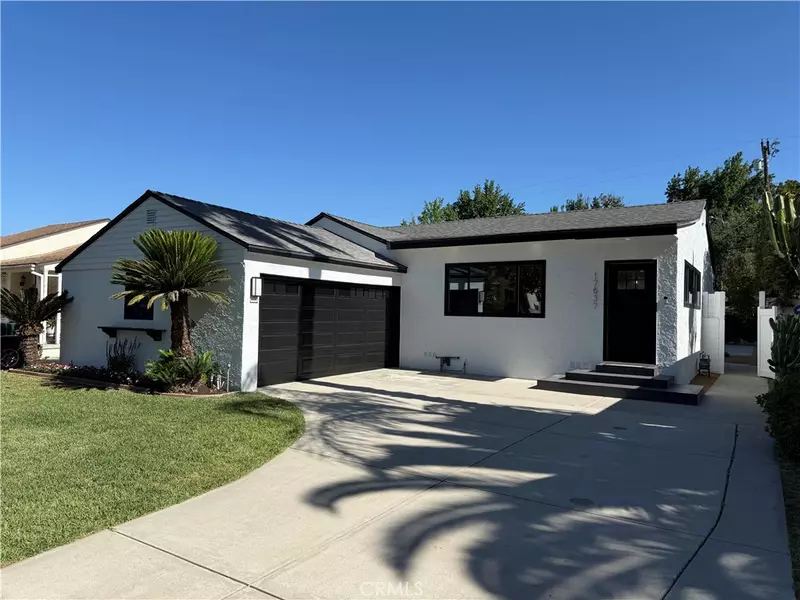 17532 Hamlin ST, Lake Balboa, CA 91406
