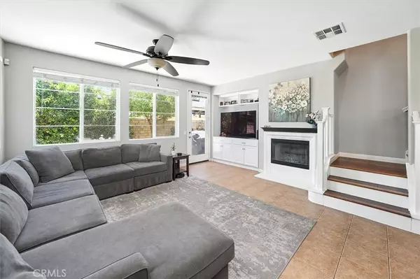 Saugus, CA 91350,28440 Casselman LN #361