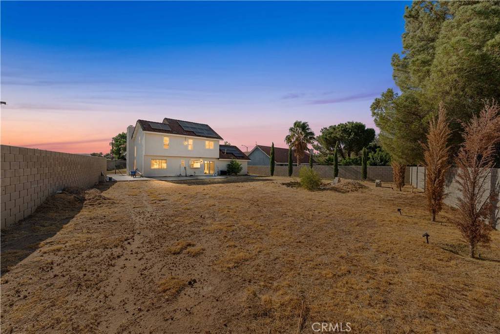 Palmdale, CA 93550,37338 Salem CT