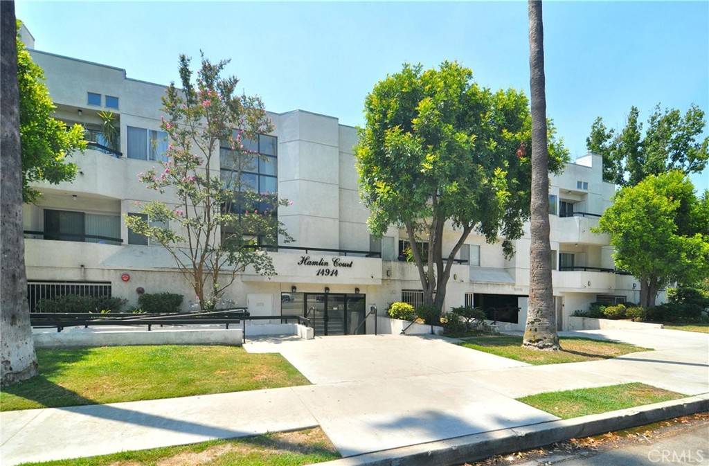 Van Nuys, CA 91411,14914 Hamlin ST #105