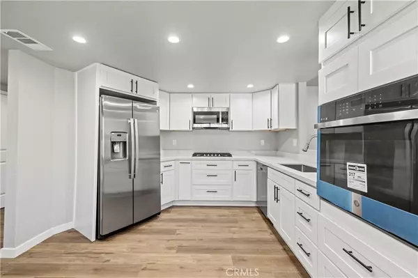Thousand Oaks, CA 91362,3063 Darlington Drive