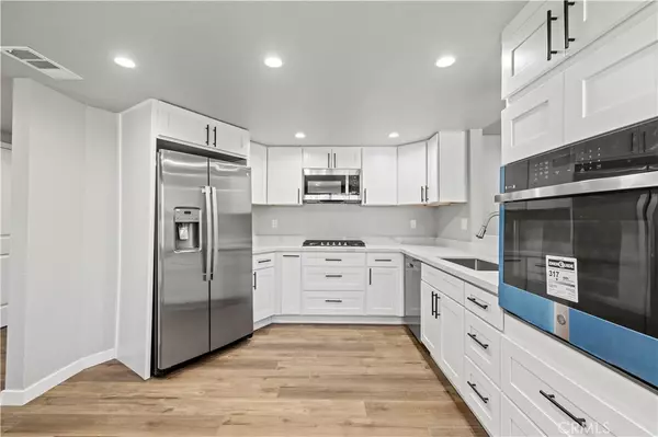 Thousand Oaks, CA 91362,3036 Darlington Drive