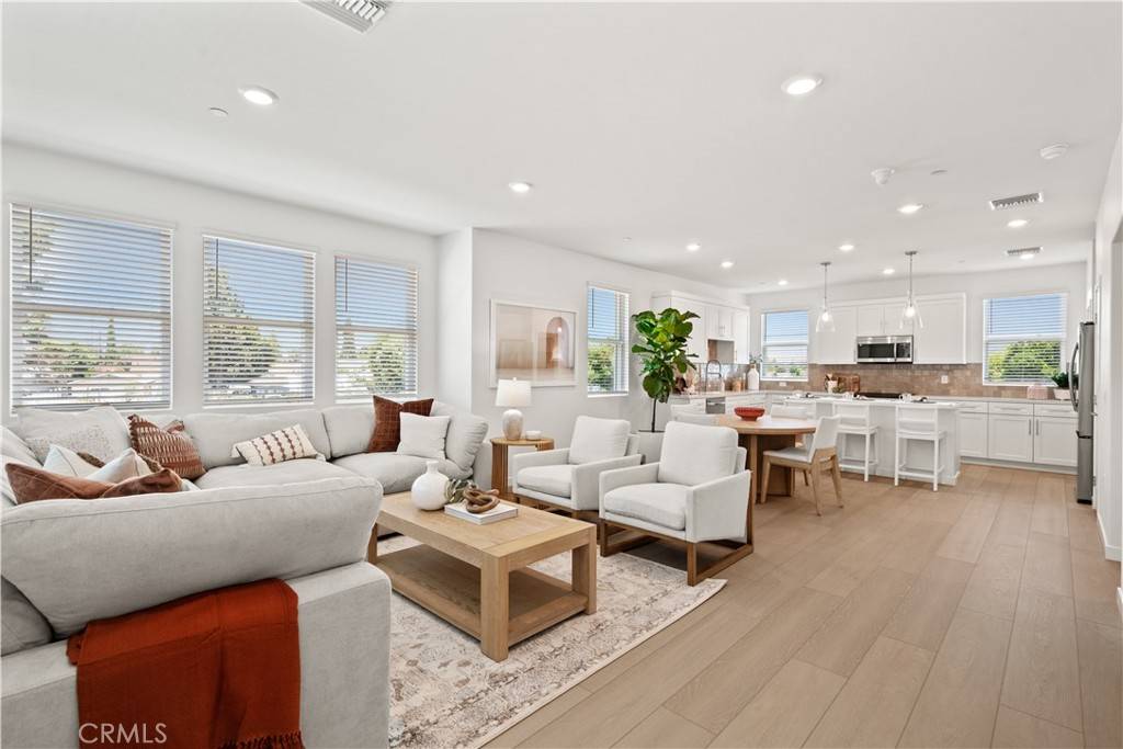 Pico Rivera, CA 90660,9341 Via Azul