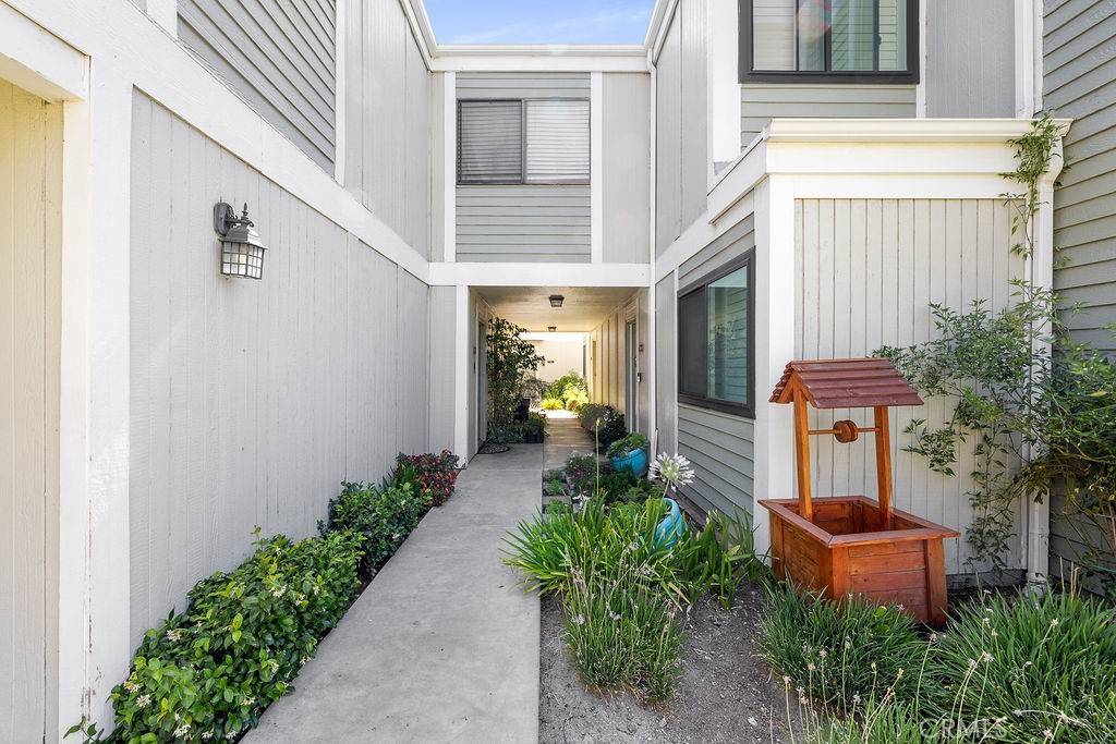 27066 Hidaway AVE #6, Canyon Country, CA 91351