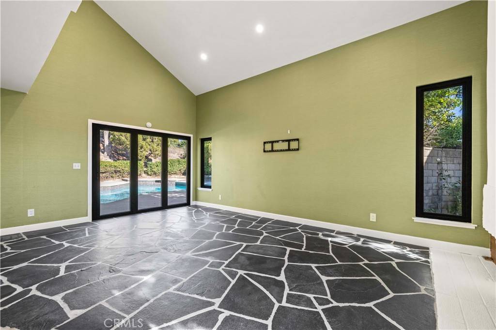 West Hills, CA 91304,22526 Napa St