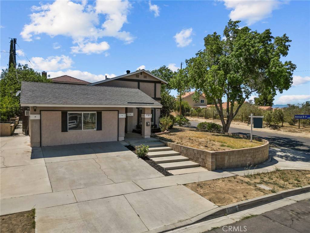 37469 3rd ST E, Palmdale, CA 93550
