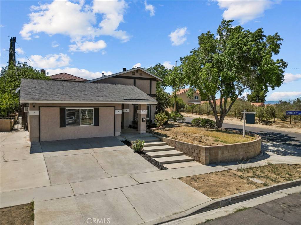 37469 3rd ST E, Palmdale, CA 93550
