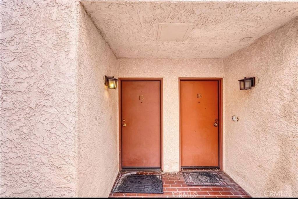Chatsworth, CA 91311,9906 Owensmouth AVE #13