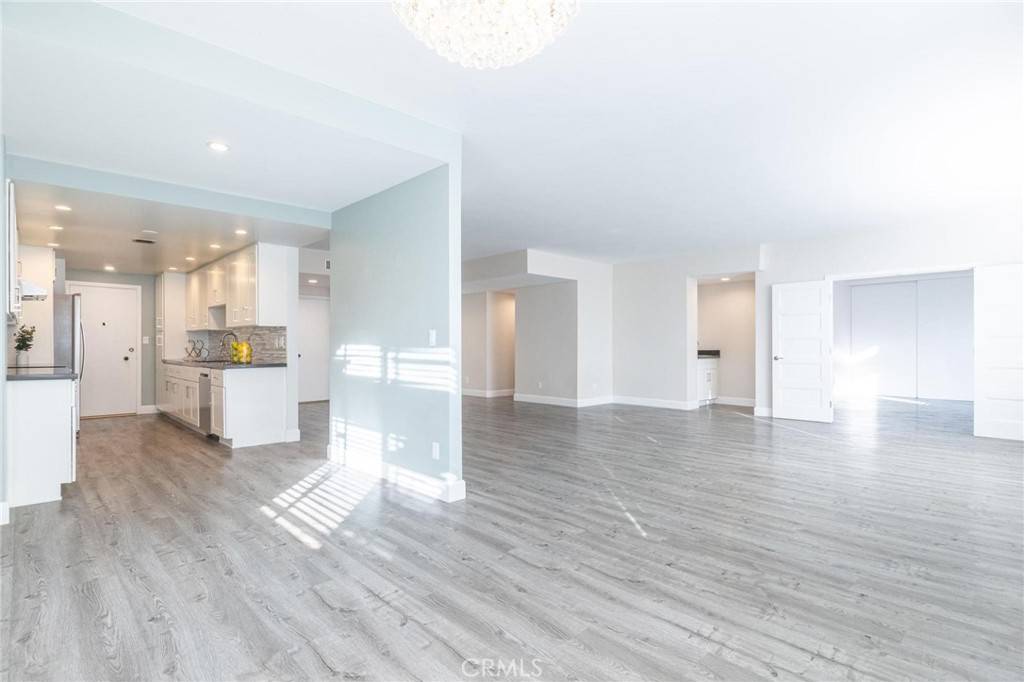 Beverly Hills, CA 90210,412 N Palm DR #303