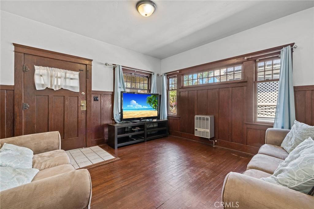 Santa Paula, CA 93060,608 E Main ST