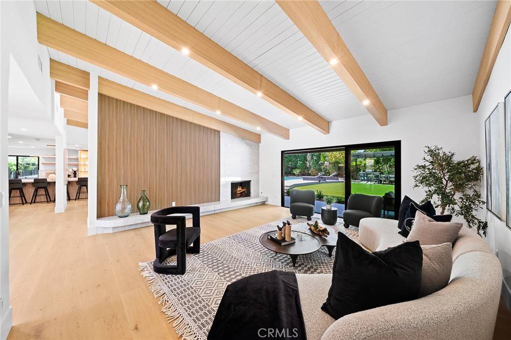 Tarzana, CA 91356,18839 La Amistad PL