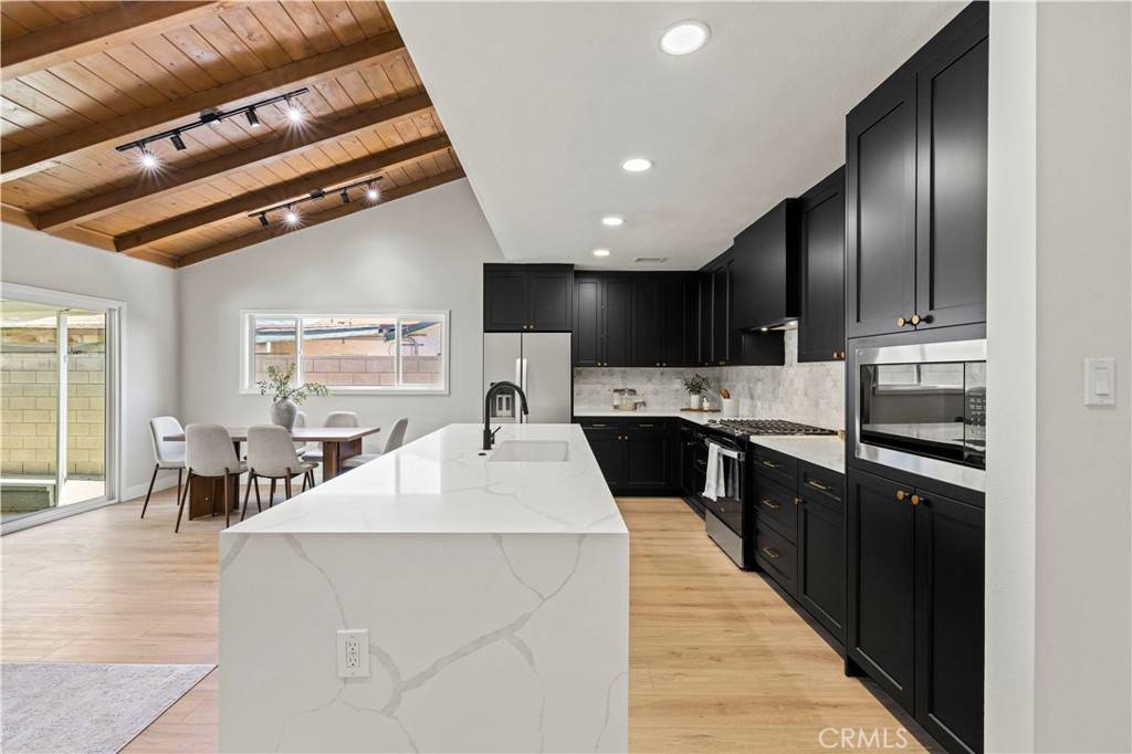 North Hills, CA 91343,9712 Saloma AVE