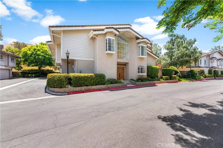 7 Greenmeadow DR, Newbury Park, CA 91320