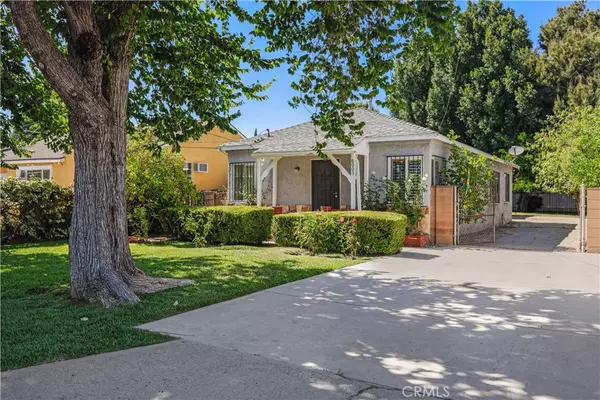 16005 Wyandotte ST, Lake Balboa, CA 91406