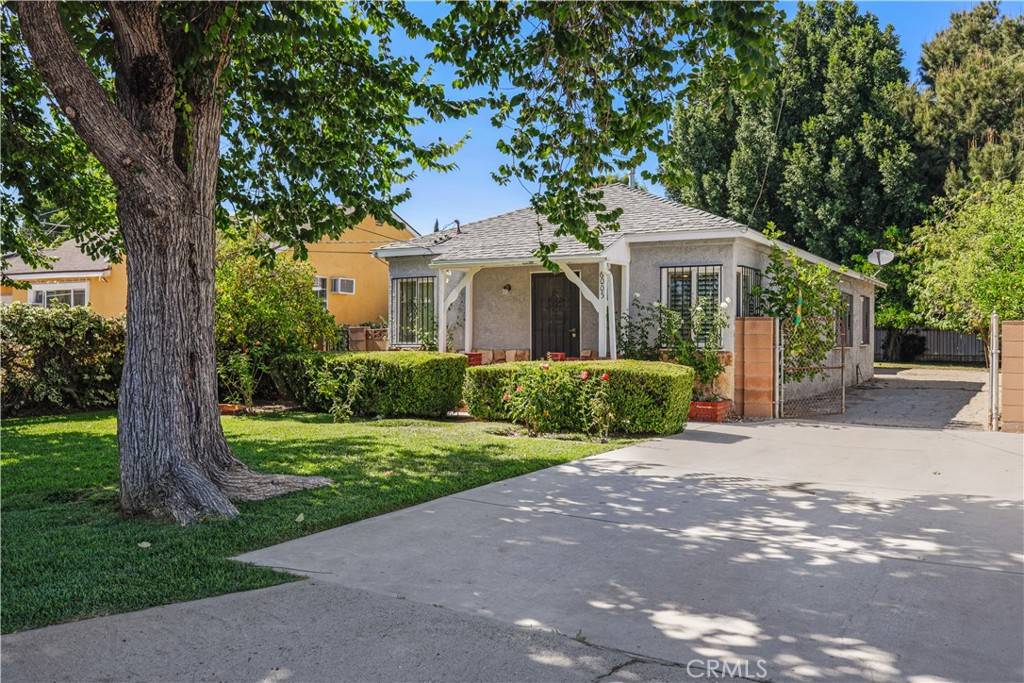 16005 Wyandotte ST, Lake Balboa, CA 91406