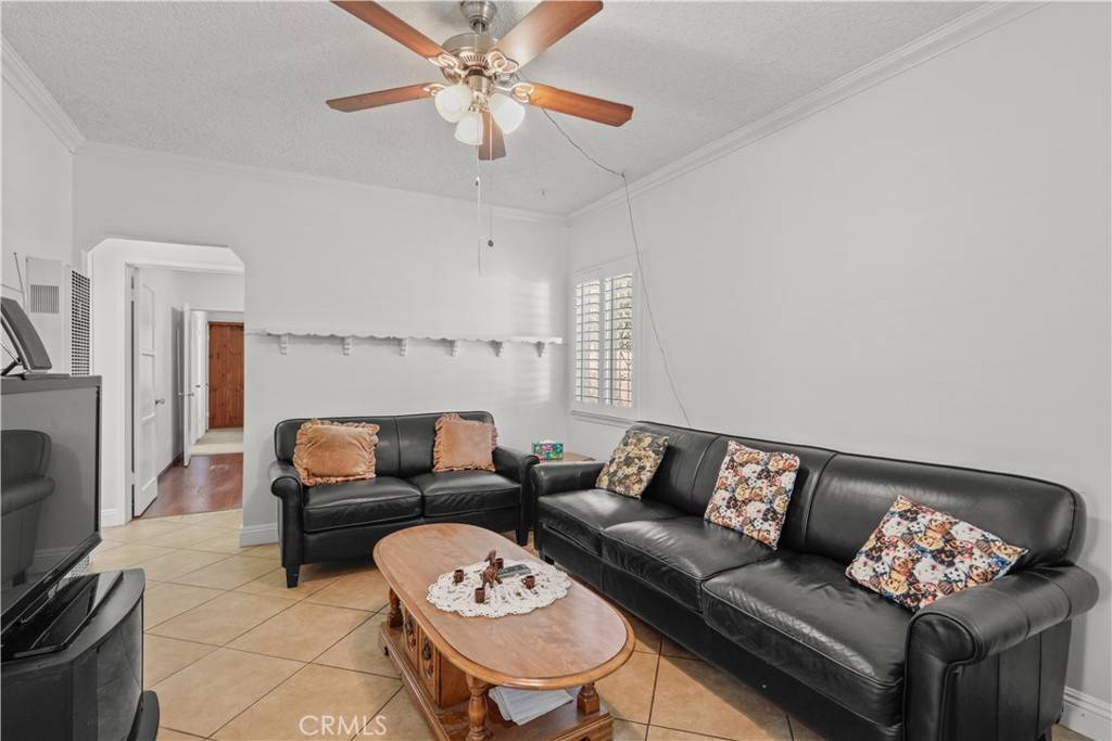 Lake Balboa, CA 91406,16005 Wyandotte ST
