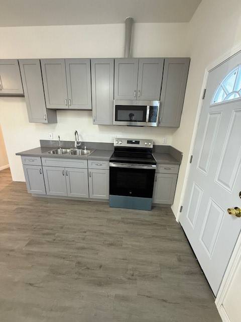 Reseda, CA 91335,7702 Baird