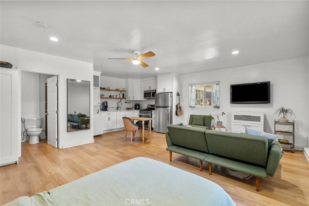 Reseda, CA 91335,19539 Gault ST