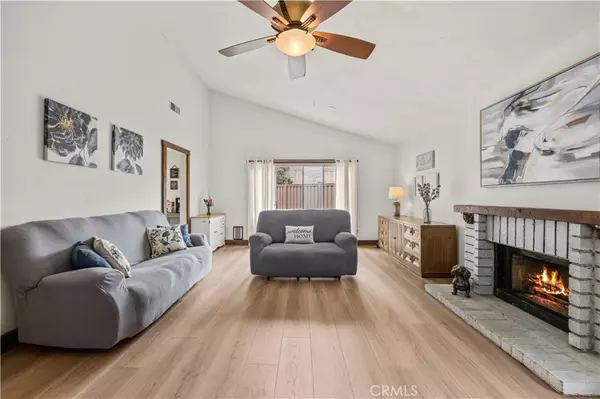 Canyon Country, CA 91387,16606 Shinedale DR