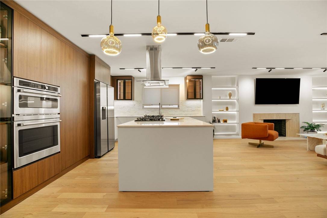 Calabasas, CA 91302,26144 Kenrose CIR